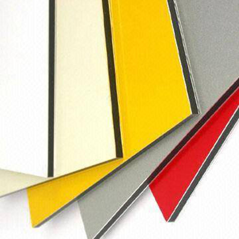 Ligne d'extrusion en aluminium et en plastique composite